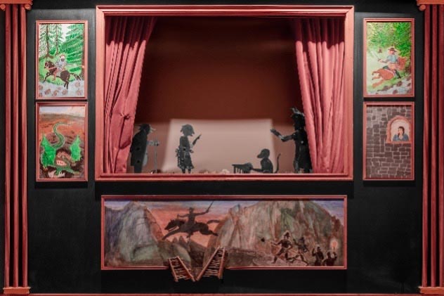 Ein Foto von dem Schatten·theater im Ciastel de Tor.